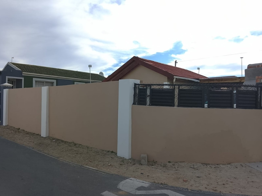  Bedroom Property for Sale in Llitha Park Western Cape